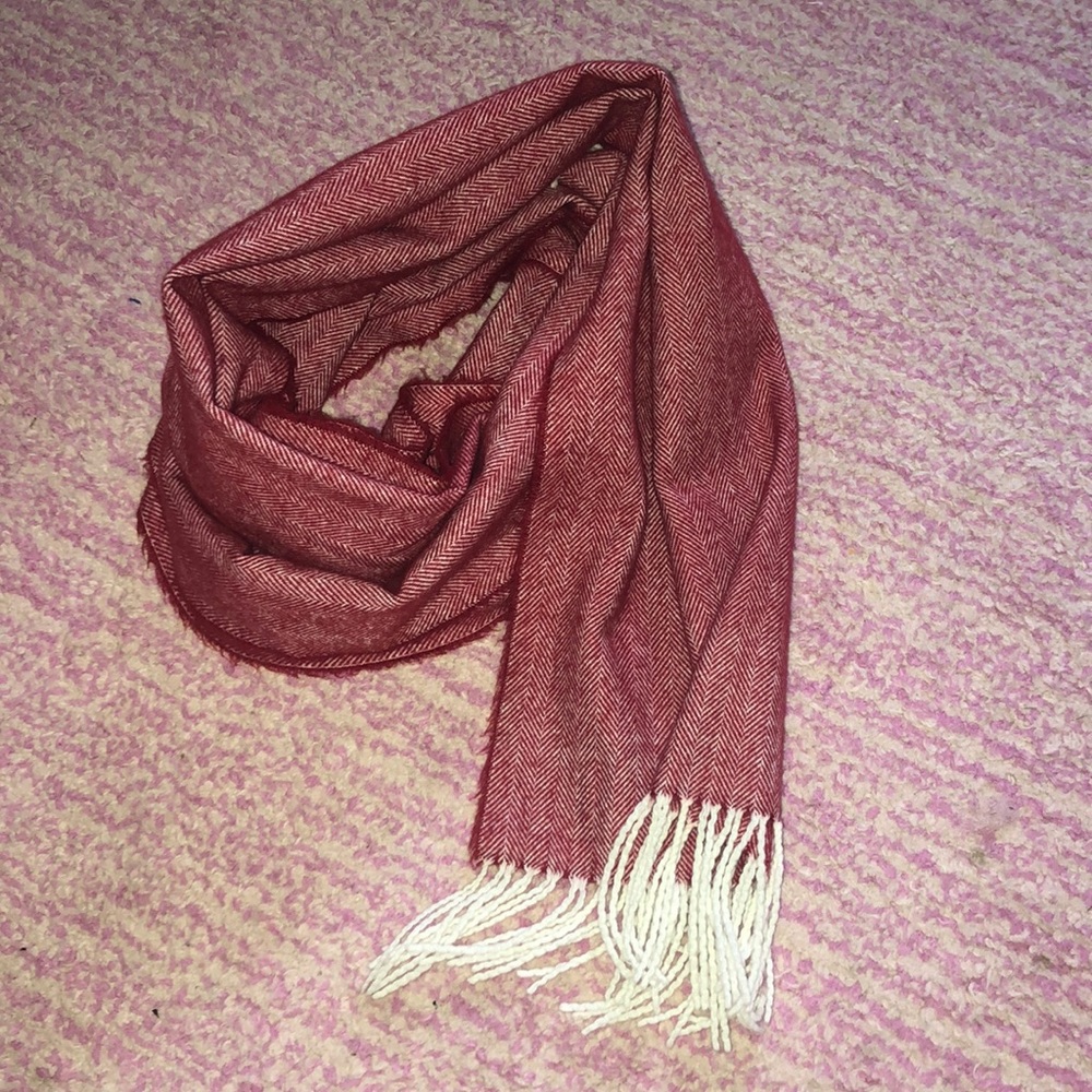 Scarf - Picture 1 of 3